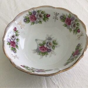 Vintage Serving Bowl beautiful flower design scalloped edge in gold